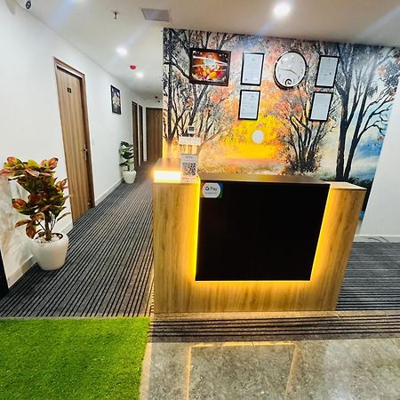 Townhouse Happy Habitat Guest House グレーター・ノイダ エクステリア 写真