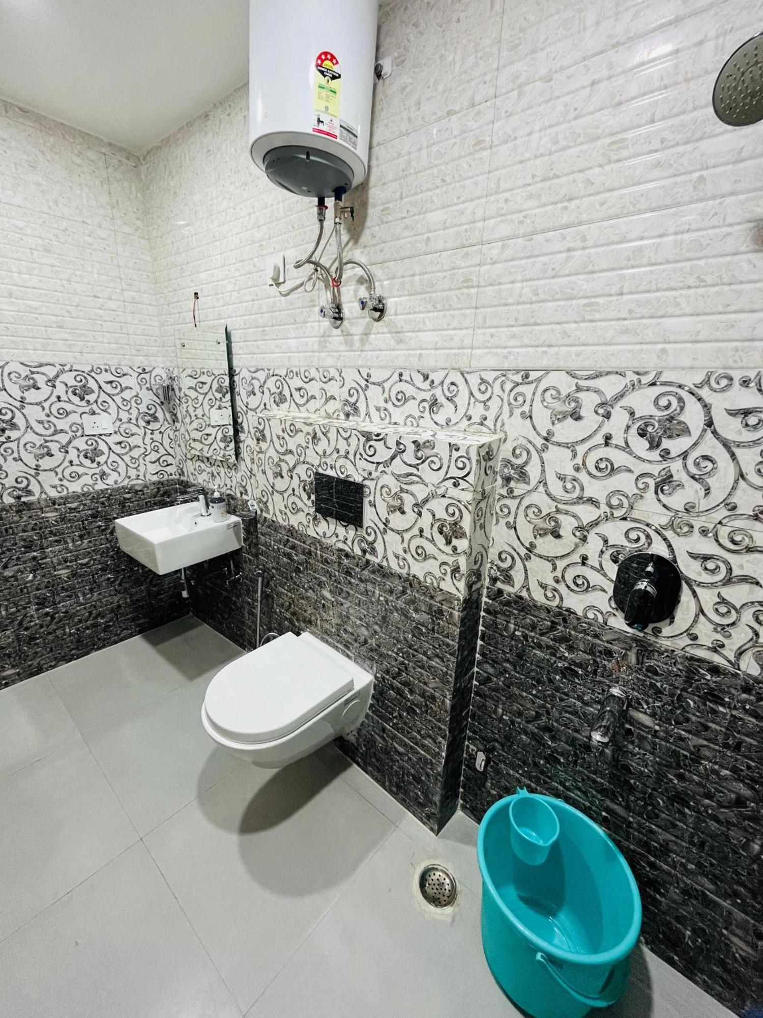 Townhouse Happy Habitat Guest House グレーター・ノイダ エクステリア 写真